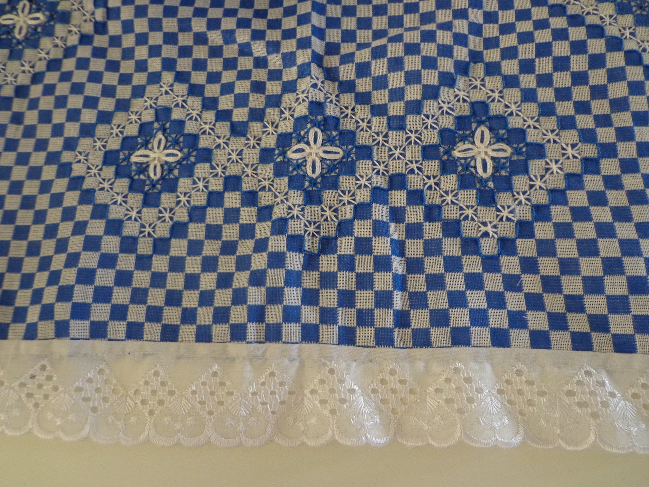 Bordado Em Tecido Xadrez - Toalha (Detalhes Sobre O  Bordado em tecido  xadrez, Tecido xadrez, Peixe de crochê